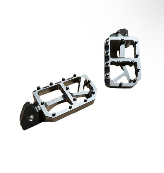 Amped Wide
LBX Footpegs - SILVER