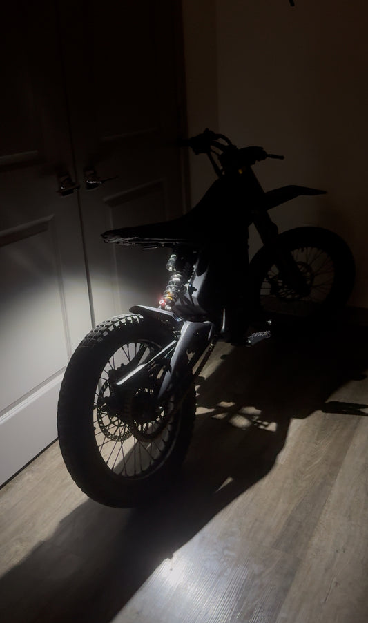 battery powered rock light