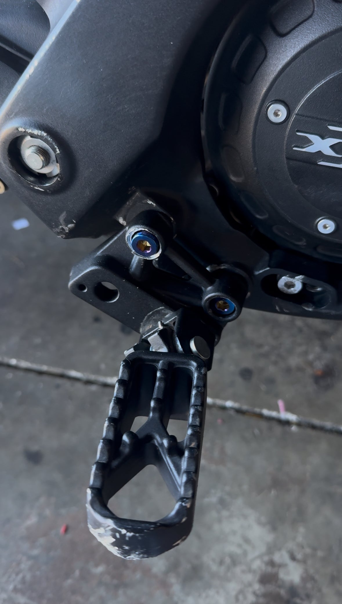 talaria x3 peg mount ti bolts set (4)